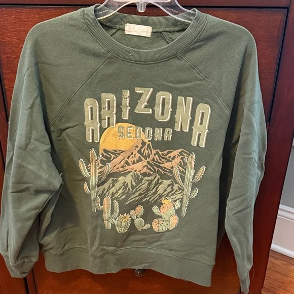 Altar’s State women’s WS Sedona, AZ Green Sweatshirt - Picture 1 of 3